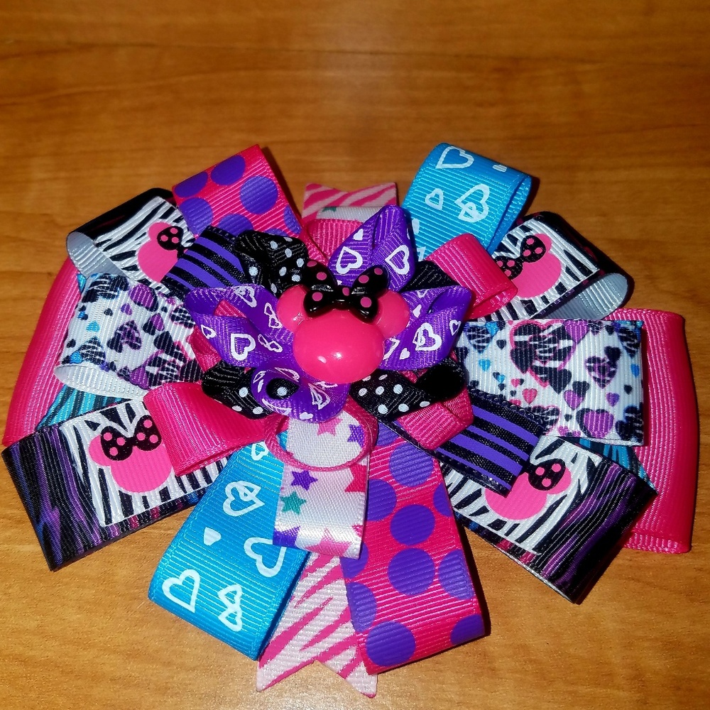 Super cute "electric" Minnie hairbow
